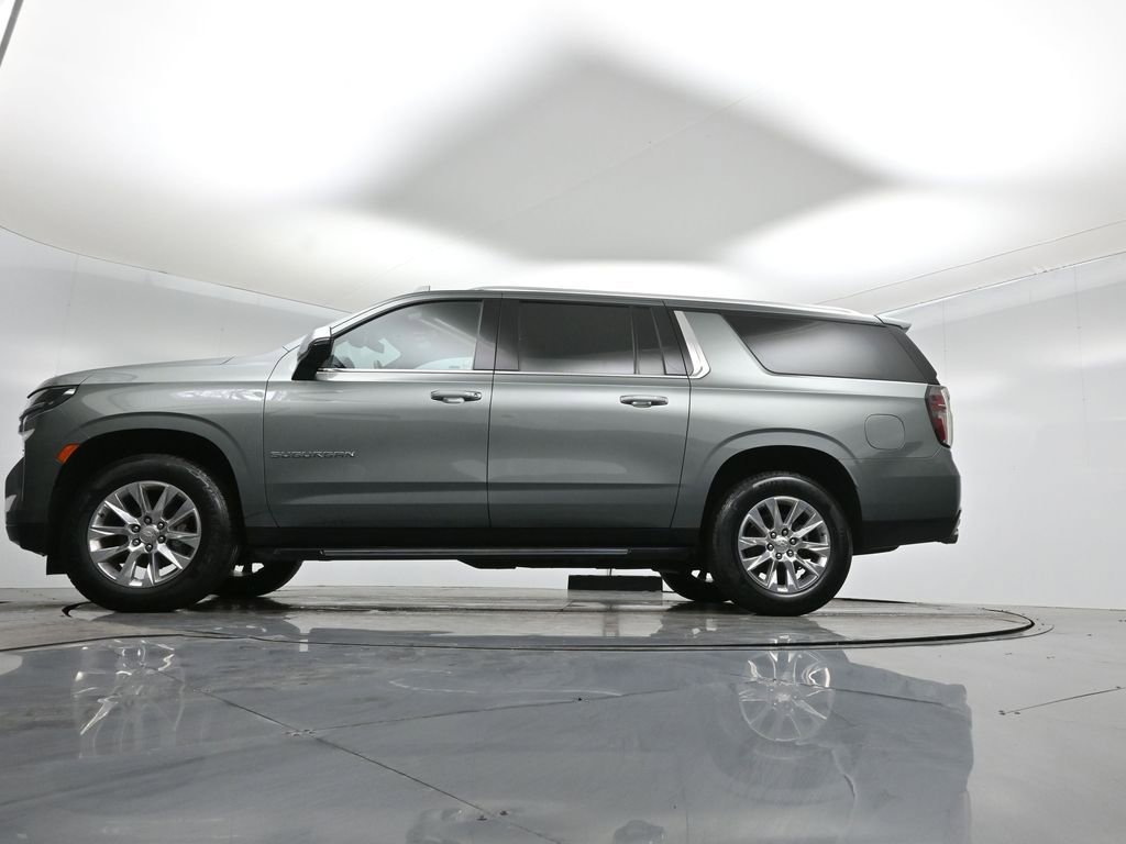Used 2023 Chevrolet Suburban Premier image 8