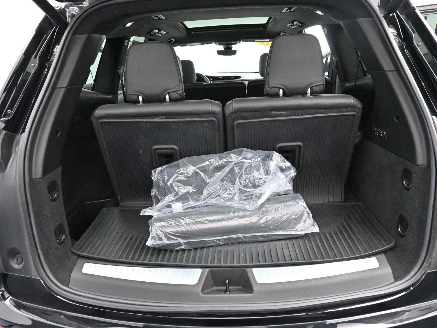 Certified 2024 Cadillac XT6 Sport w/ Platinum Package image 9