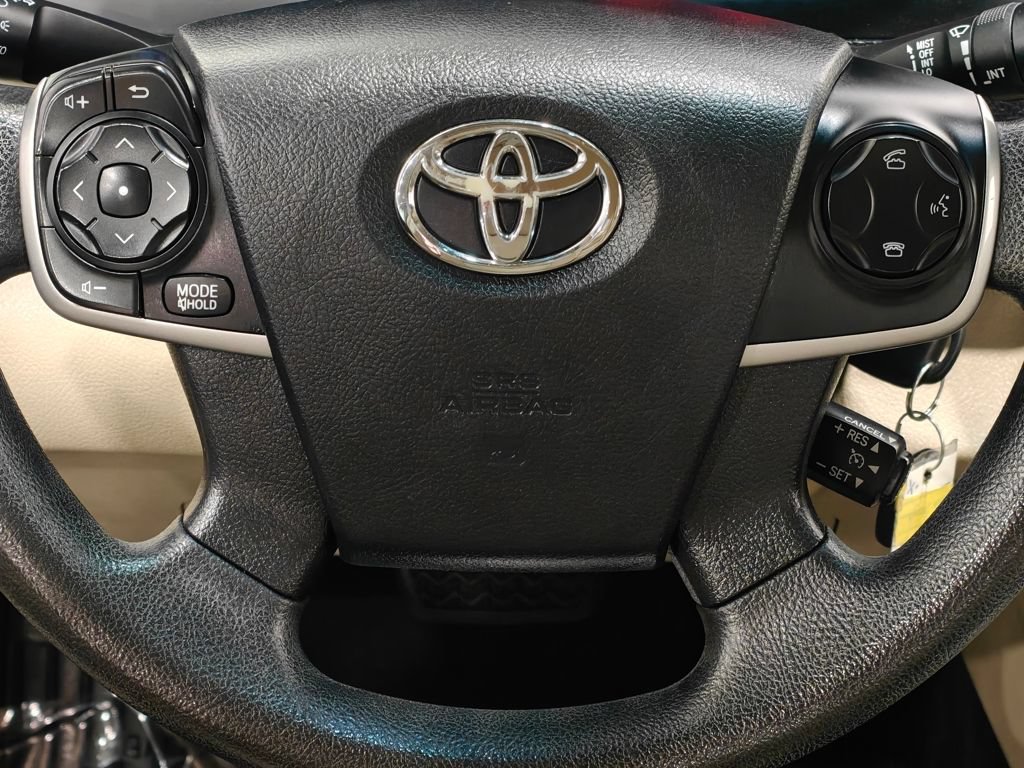 Used 2014 Toyota Camry LE FWD image 5