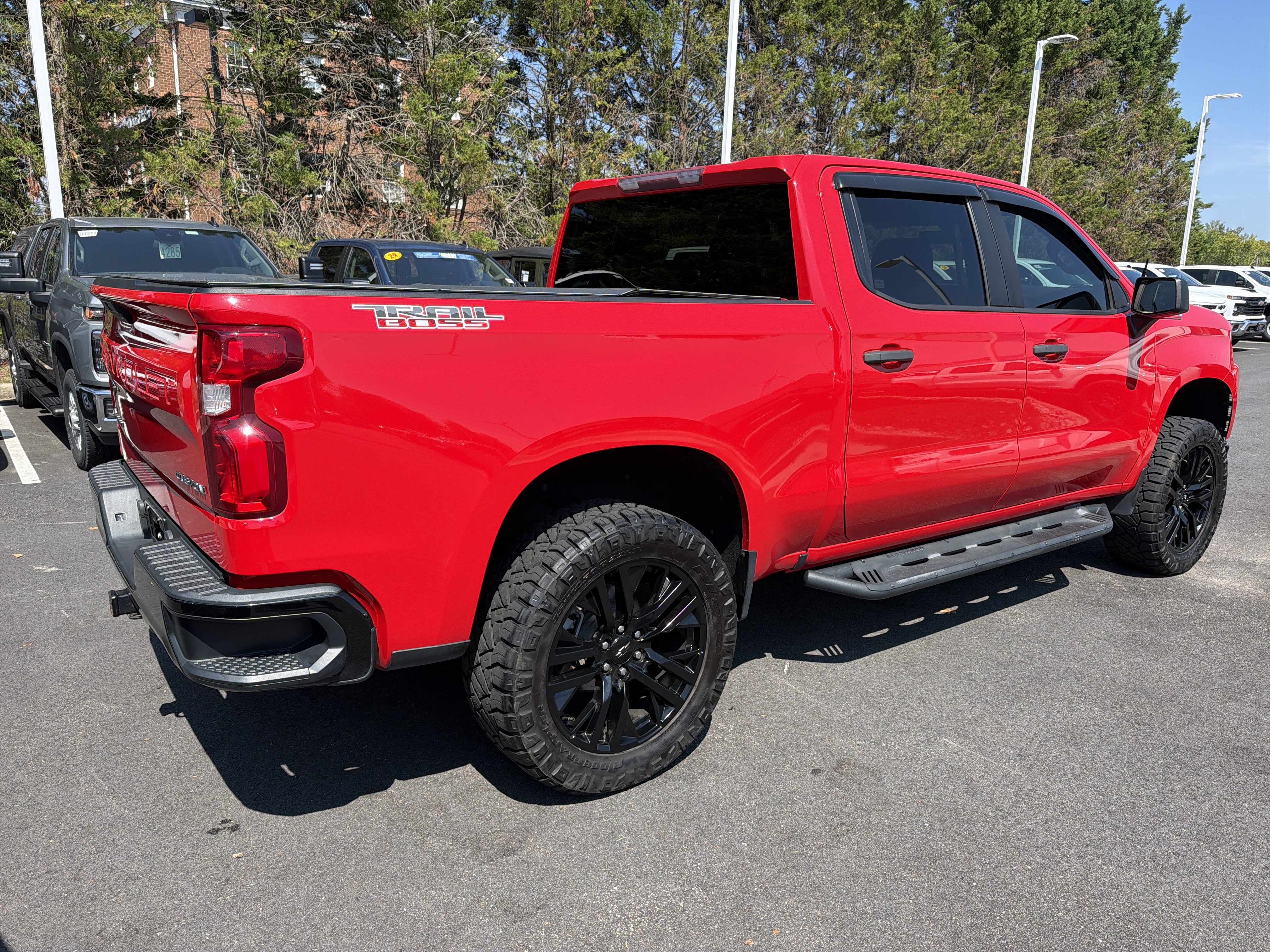 Used 2020 Chevrolet Silverado 1500 Custom Trail Boss w/ Custom Convenience Package AWD/4WD image 10