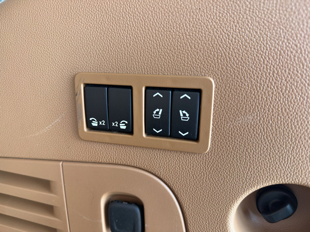 Used 2016 Cadillac Escalade Platinum image 37