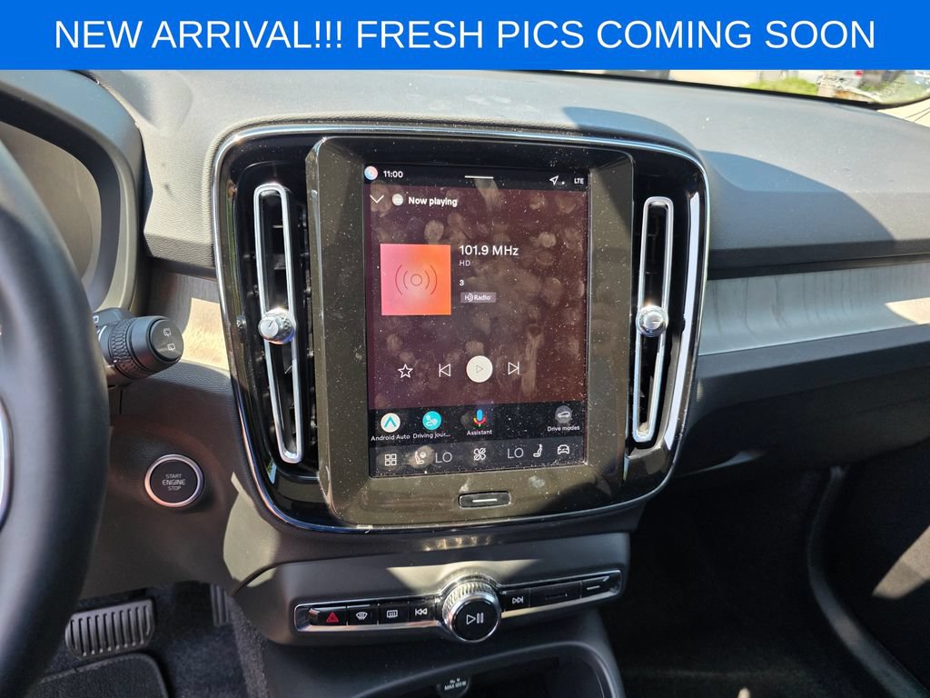 Used 2026 Volvo XC40 B5 Plus AWD/4WD image 10