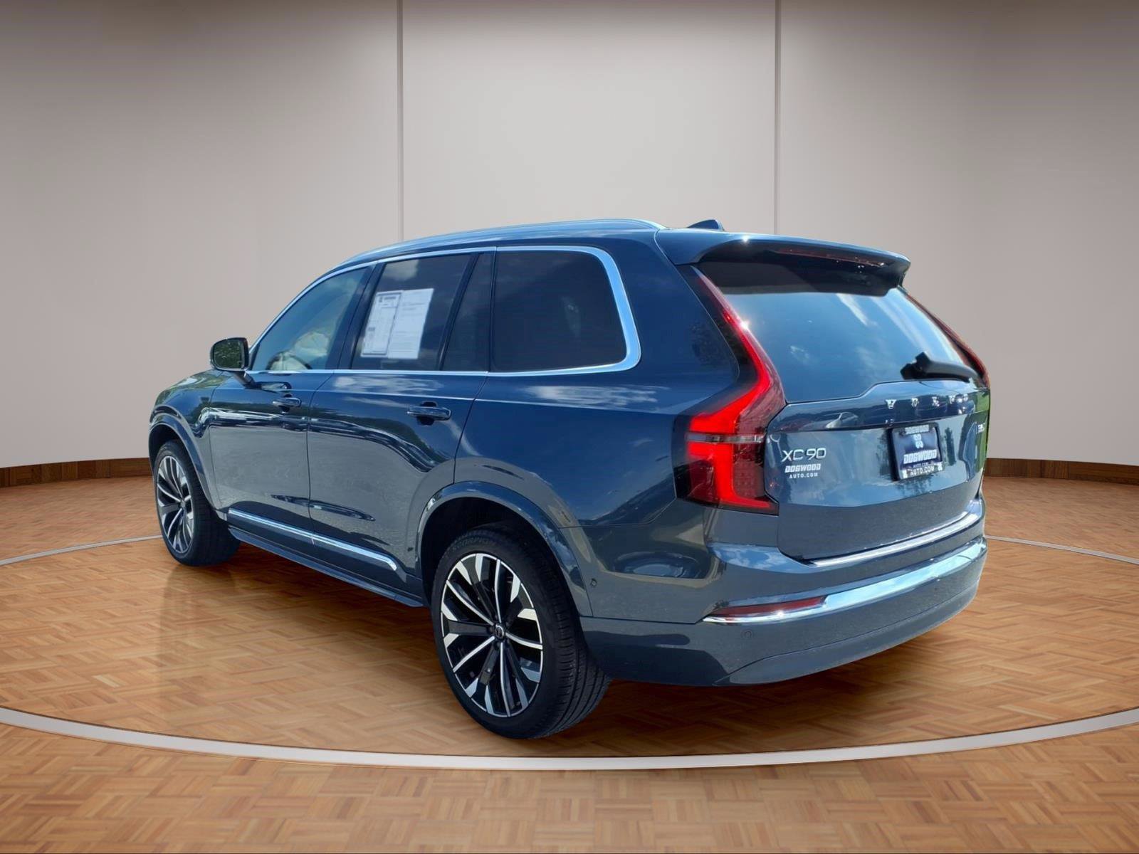 Used 2026 Volvo XC90 B6 Plus w/ Protection Package Premier AWD/4WD image 4