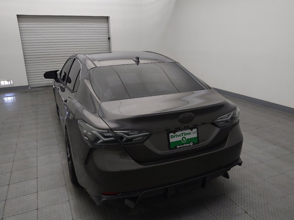 Used 2020 Toyota Camry SE w/ Convenience Package FWD image 6