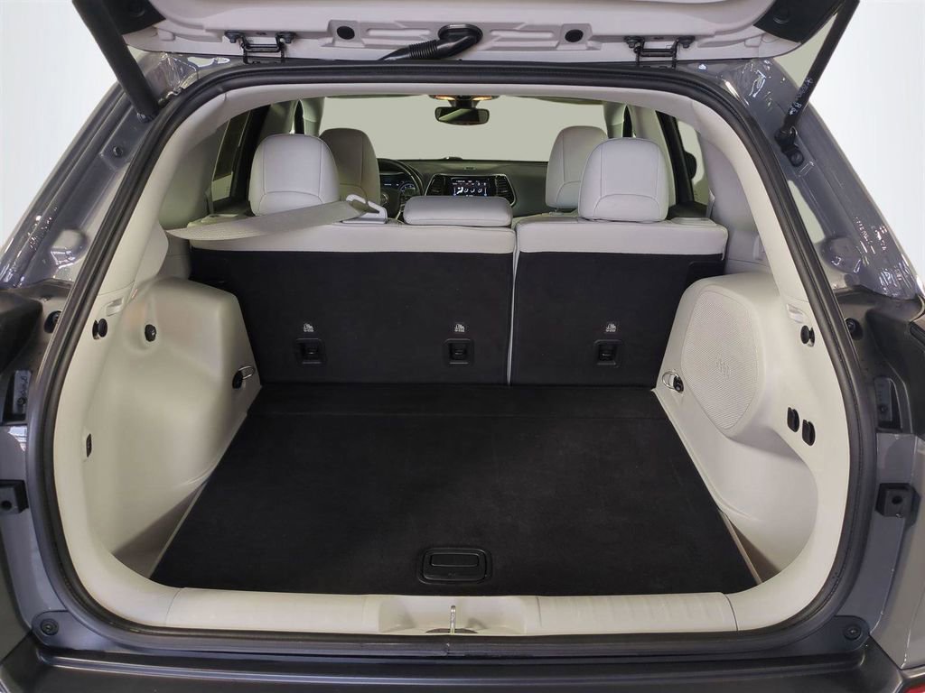 Used 2020 Jeep Cherokee Limited FWD image 14