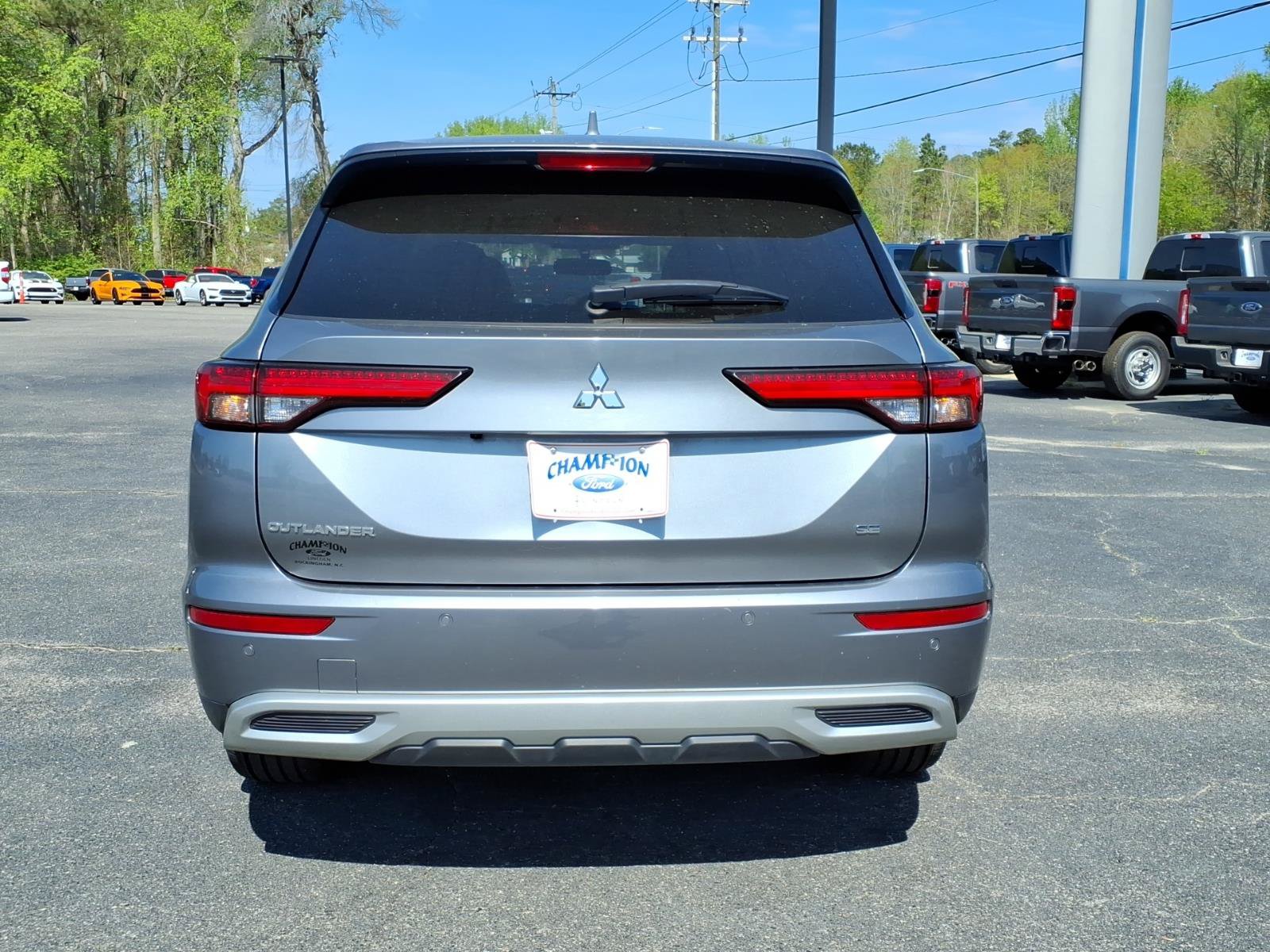 Used 2024 Mitsubishi Outlander SE AWD/4WD image 24