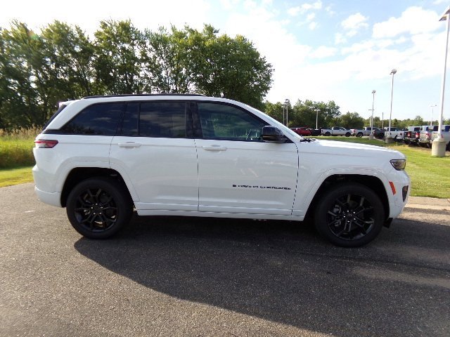 Used 2024 Jeep Grand Cherokee Limited 4xe image 2