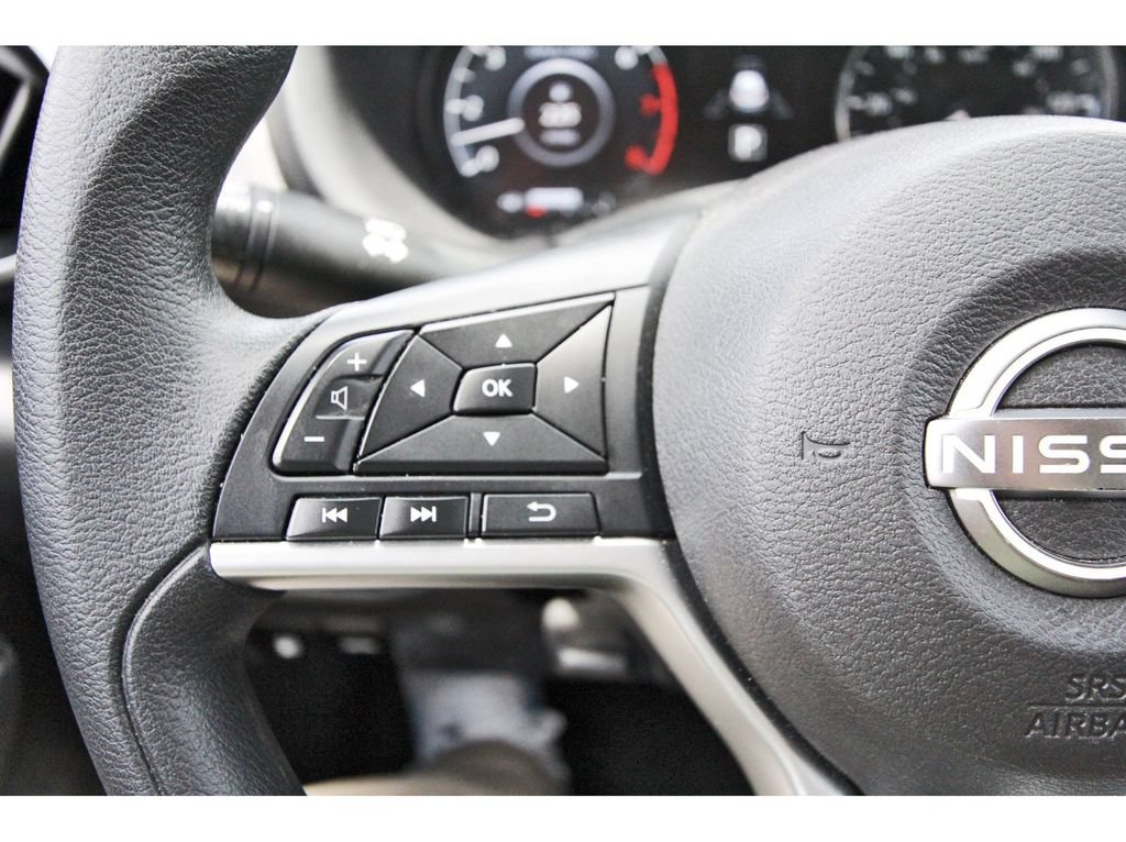 Used 2022 Nissan Kicks SV FWD image 13