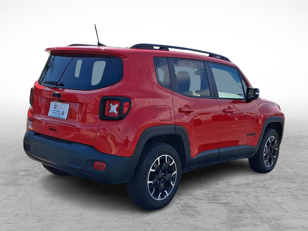 Used 2023 Jeep Renegade Latitude AWD/4WD image 5