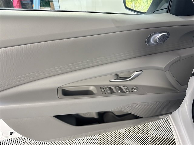 New 2025 Hyundai Elantra Blue image 29