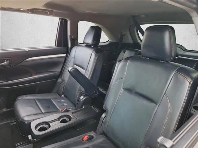 Used 2019 Toyota Highlander XLE image 14