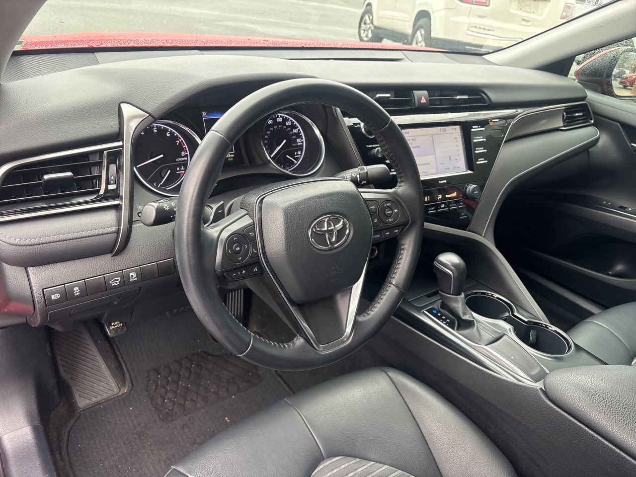Used 2020 Toyota Camry SE w/ Convenience Package image 4