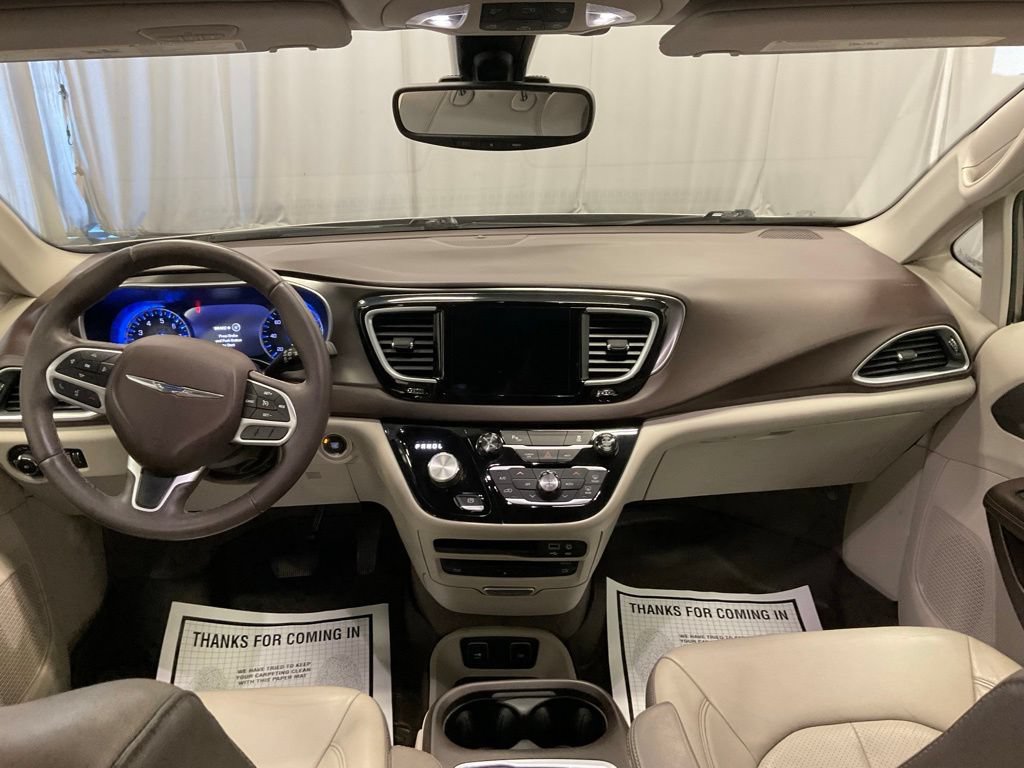 Used 2017 Chrysler Pacifica Touring-L Plus FWD image 2
