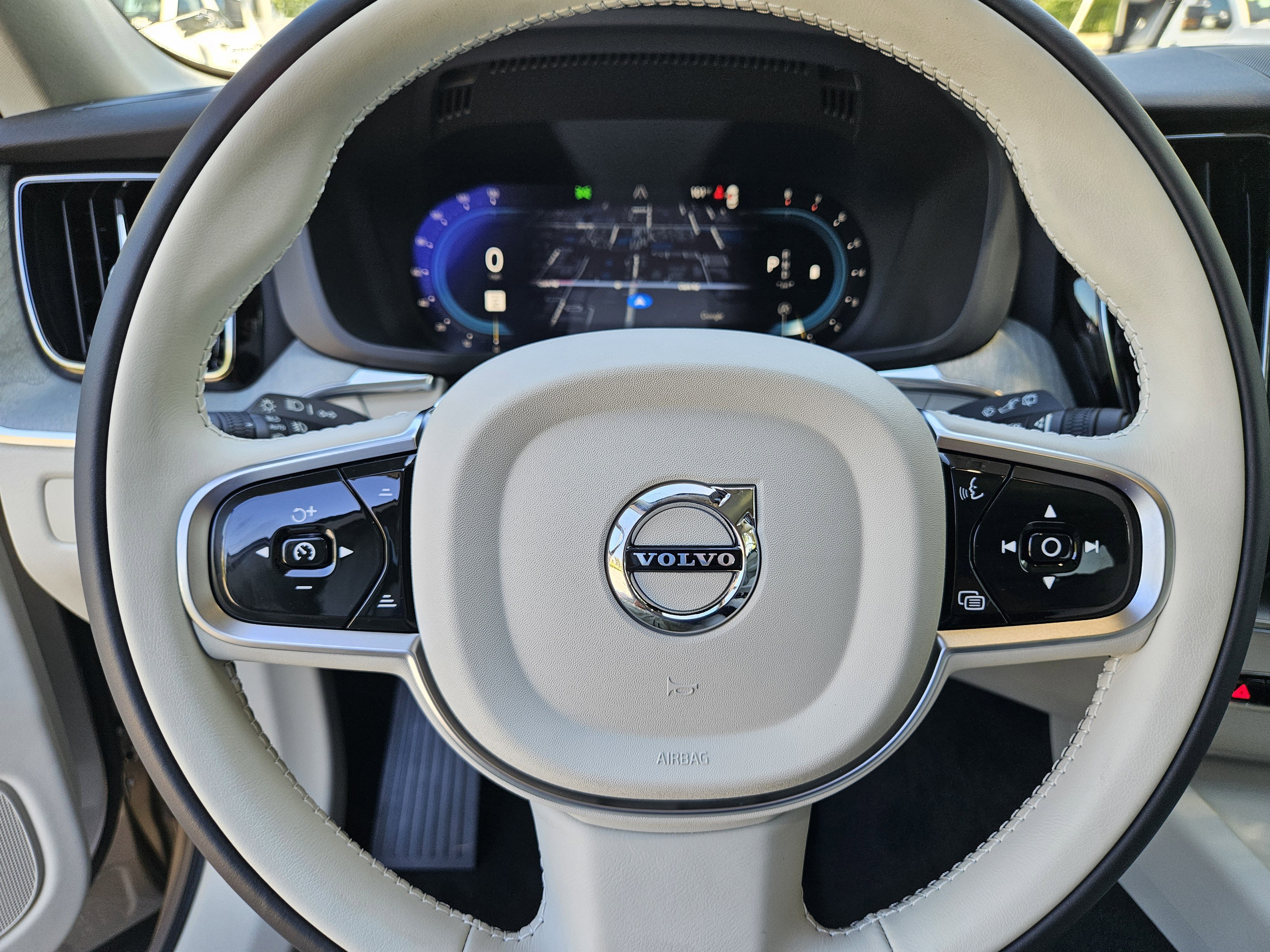 New 2025 Volvo XC60 B5 Plus w/ Protection Package Premier image 33