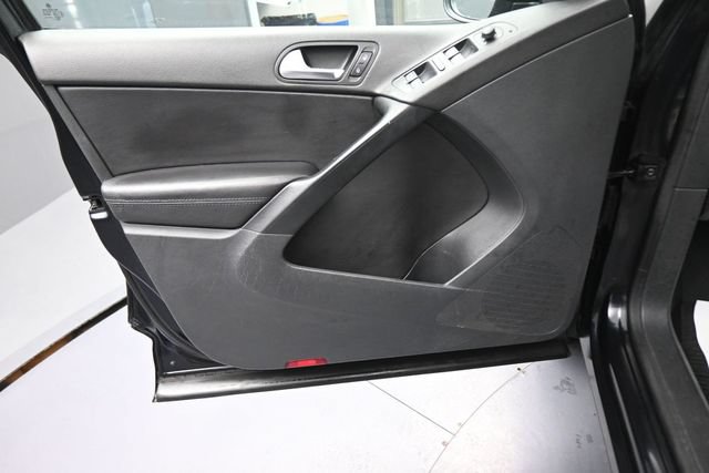Used 2017 Volkswagen Tiguan S FWD image 20