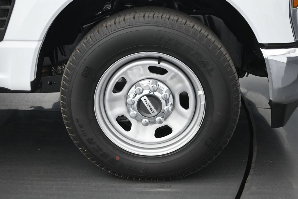 New 2026 Ford F350 XL w/ XL Chrome Package RWD image 26