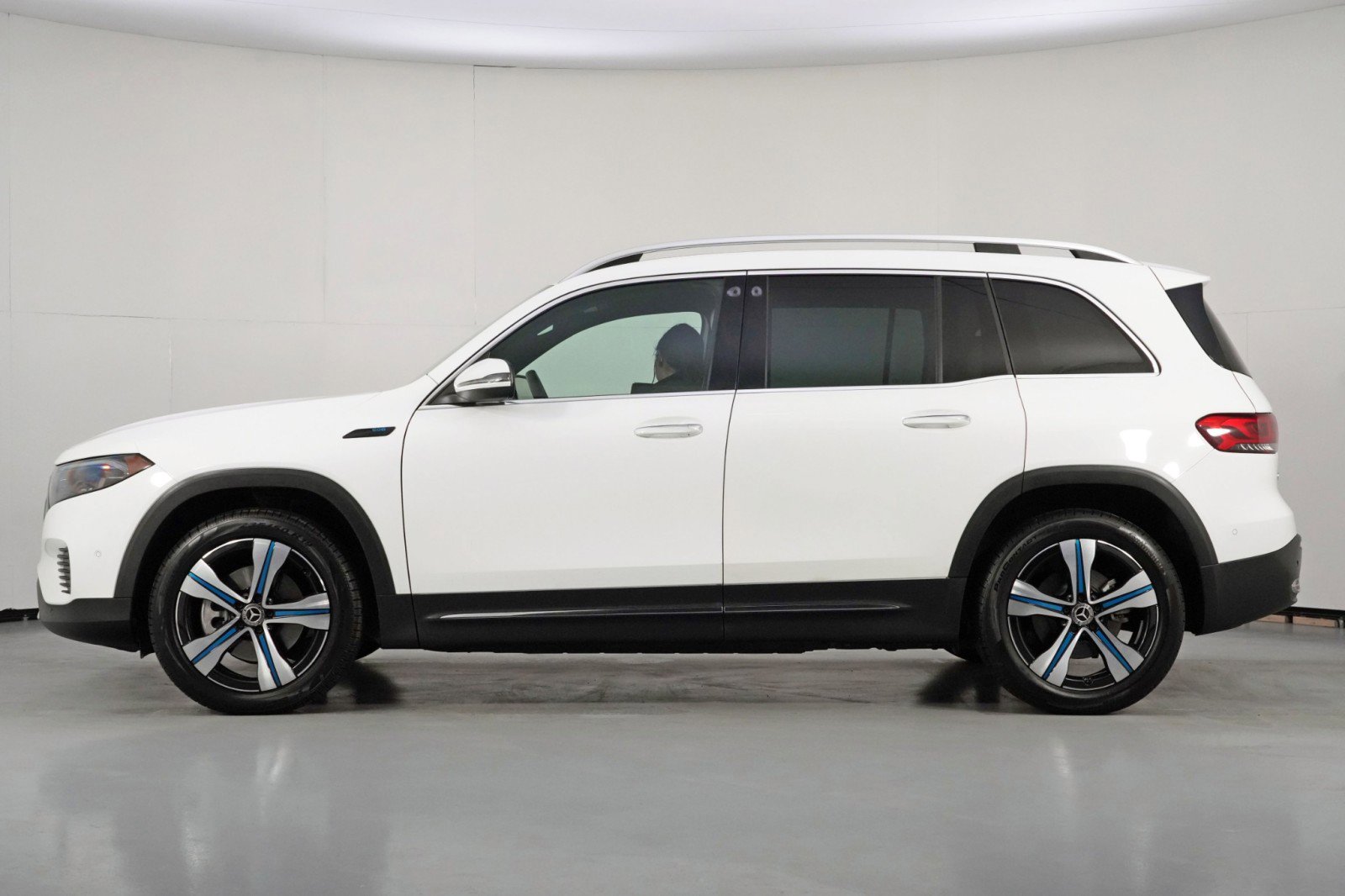 Used 2023 Mercedes-Benz EQB 250+ EQB 250+ w/ Exclusive Package image 8