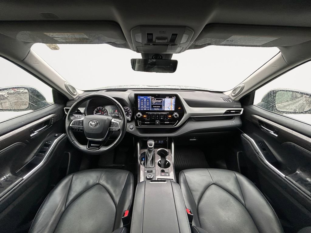 Used 2022 Toyota Highlander Platinum image 13
