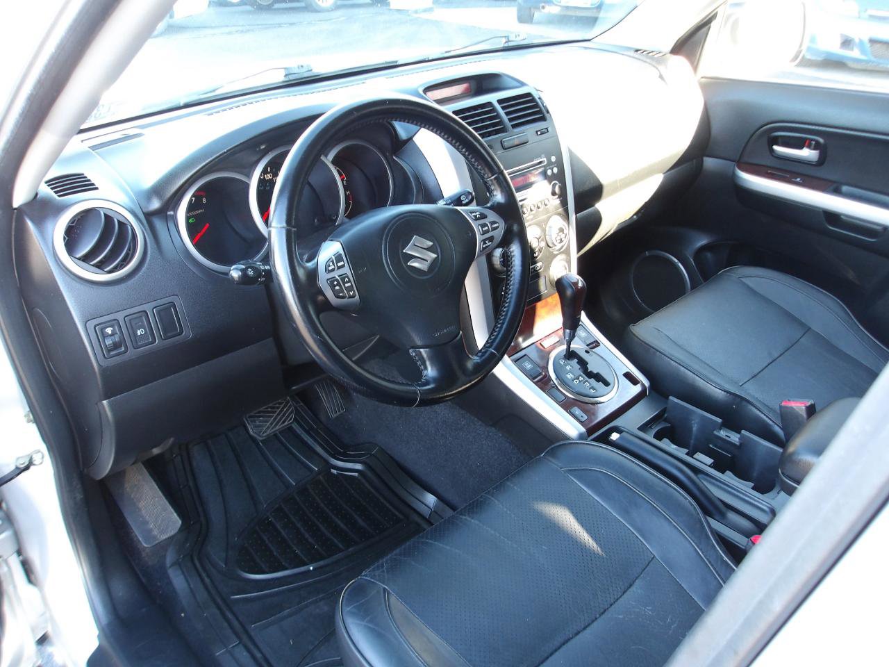 Used 2006 Suzuki Grand Vitara Luxury image 9