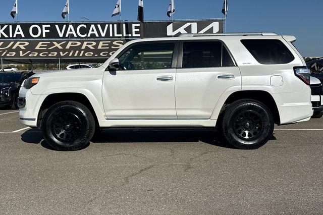 Used 2017 Toyota 4Runner Limited w/ Convenience Package AWD/4WD image 9