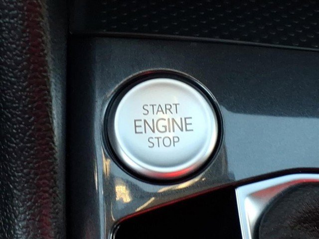 Used 2024 Volkswagen Tiguan Wolfsburg Edition image 19