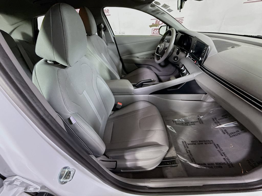 Certified 2022 Hyundai Elantra SE FWD image 29