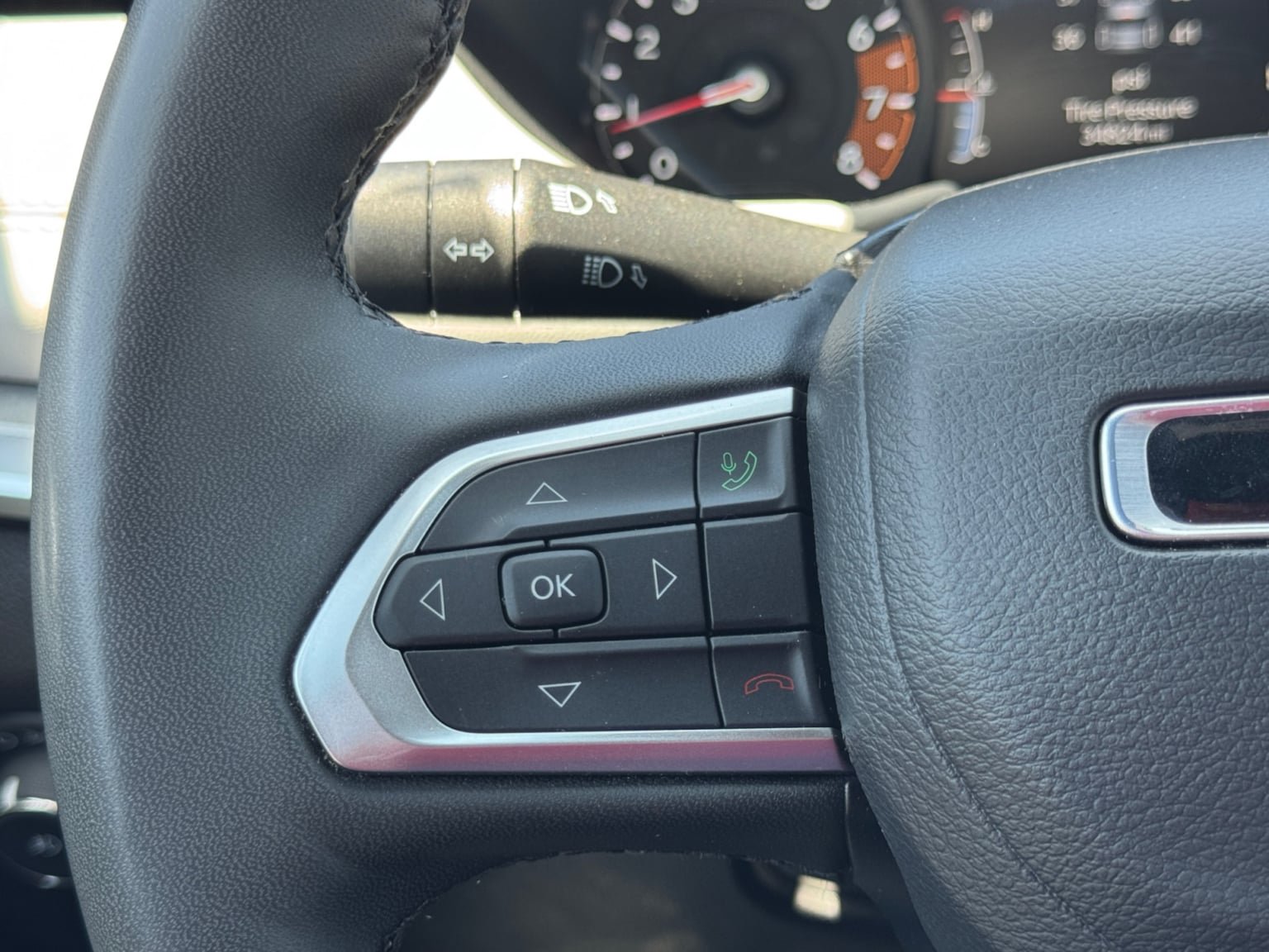 Used 2025 Jeep Compass Limited AWD/4WD image 22