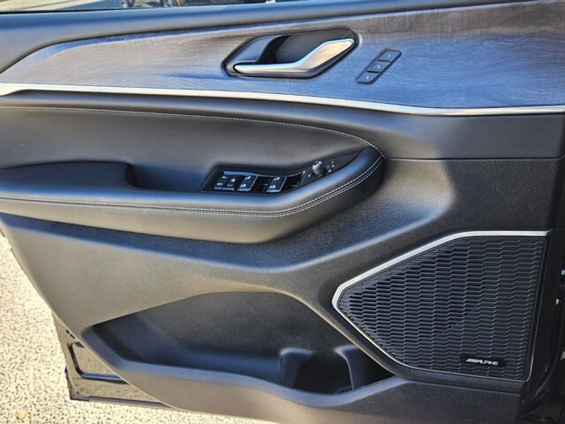 Used 2023 Jeep Grand Cherokee L Overland image 33