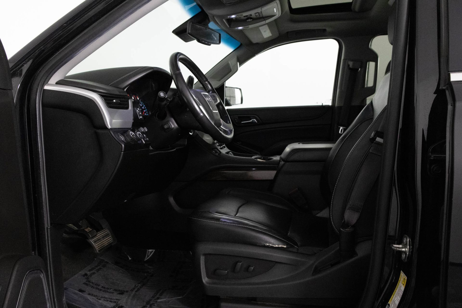 Used 2017 GMC Yukon XL SLT image 11