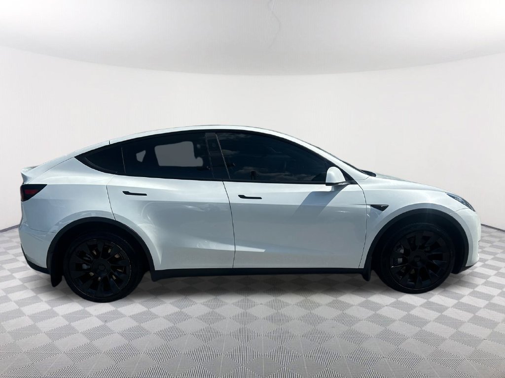 Used 2023 Tesla Model Y Long Range AWD/4WD image 4