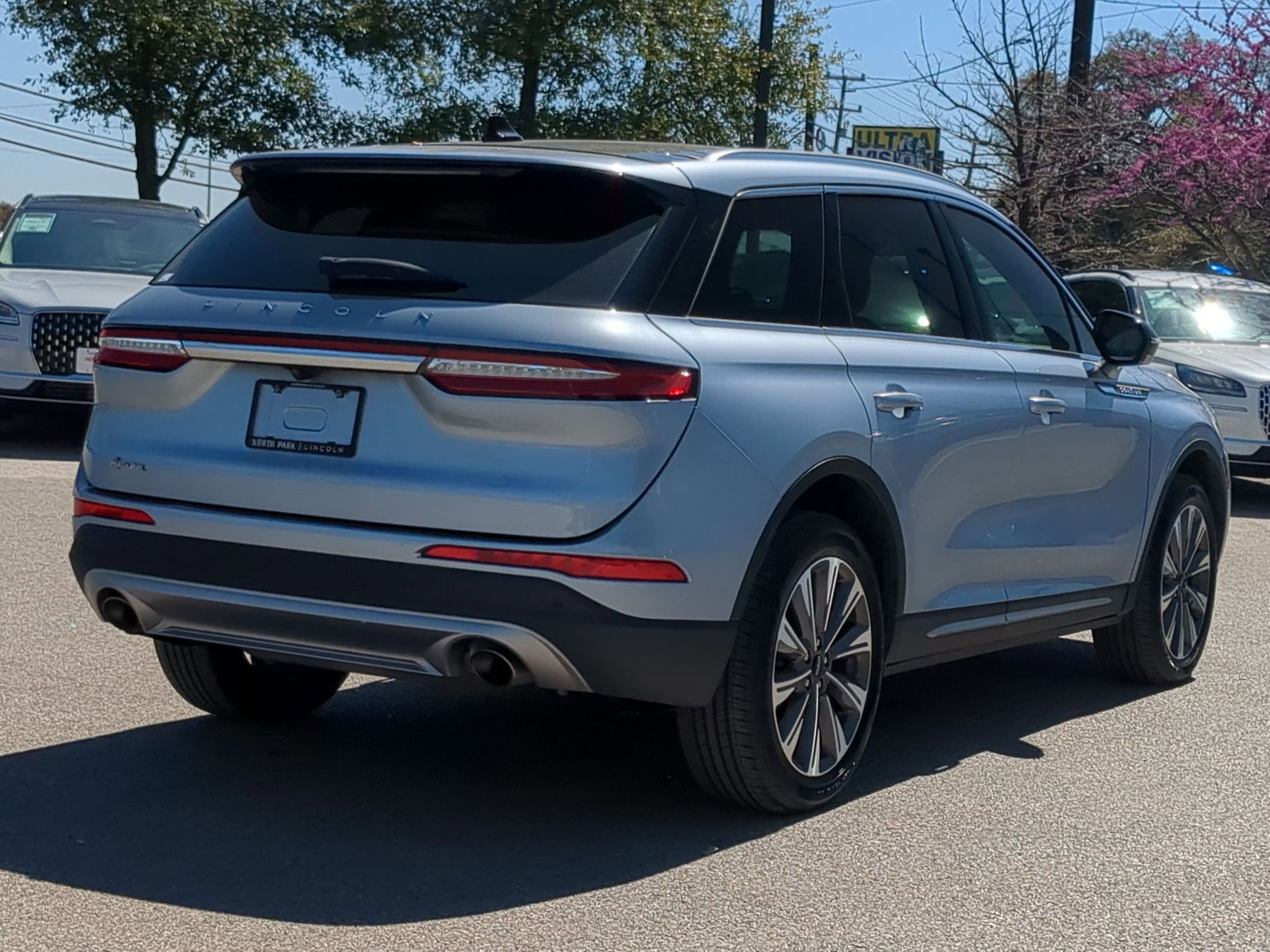 Used 2022 Lincoln Corsair Reserve w/ Elements Package image 3