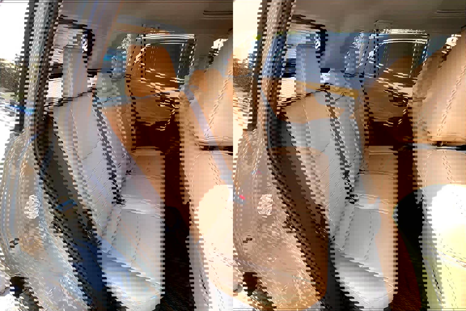 Used 2022 Toyota RAV4 XLE Premium image 26