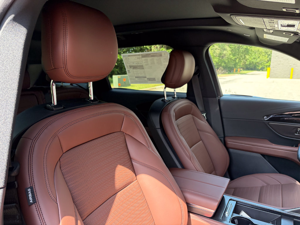 New 2026 Lincoln Nautilus Reserve w/ Jet Appearance Package AWD/4WD image 32