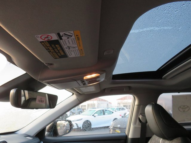 New 2025 Toyota Highlander XLE image 39