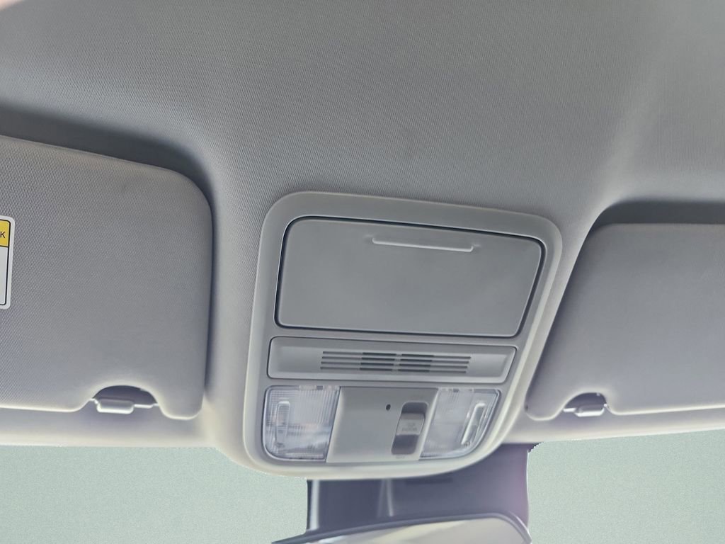 Used 2025 Honda Ridgeline Sport image 17