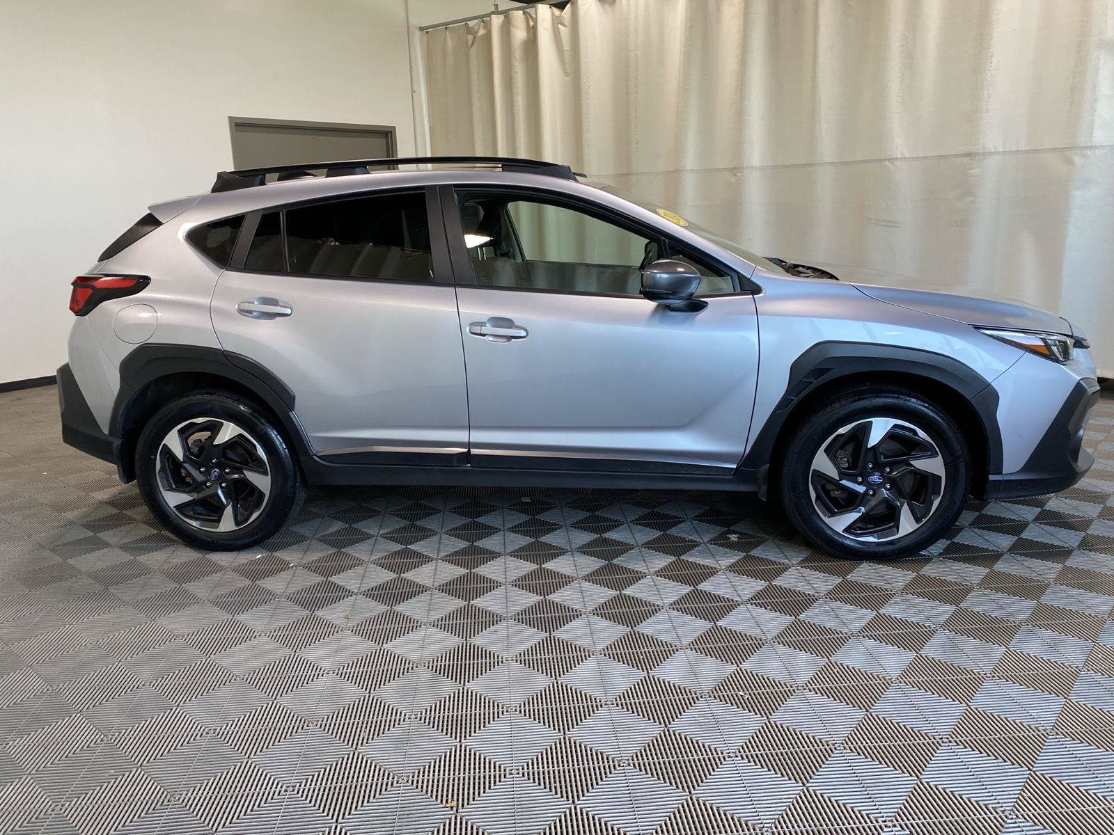 Used 2024 Subaru Crosstrek 2.5i Limited AWD/4WD image 16