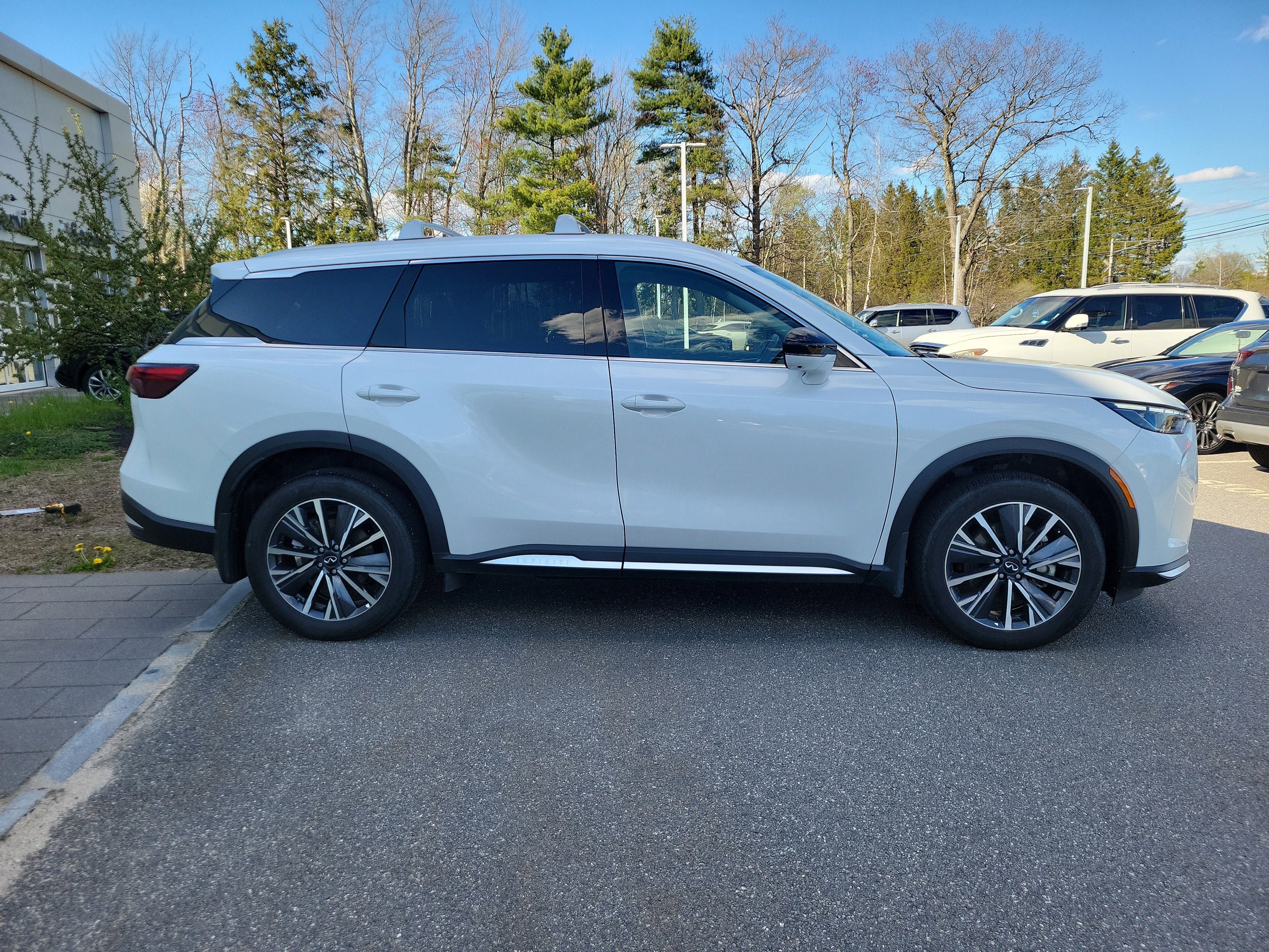 Used 2026 INFINITI QX60 Luxe w/ Cargo Package AWD/4WD image 8