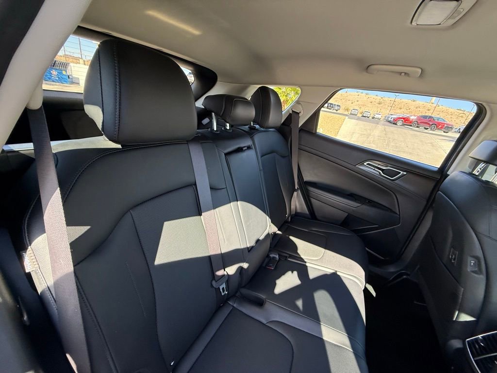Used 2024 Kia Sportage EX FWD image 16