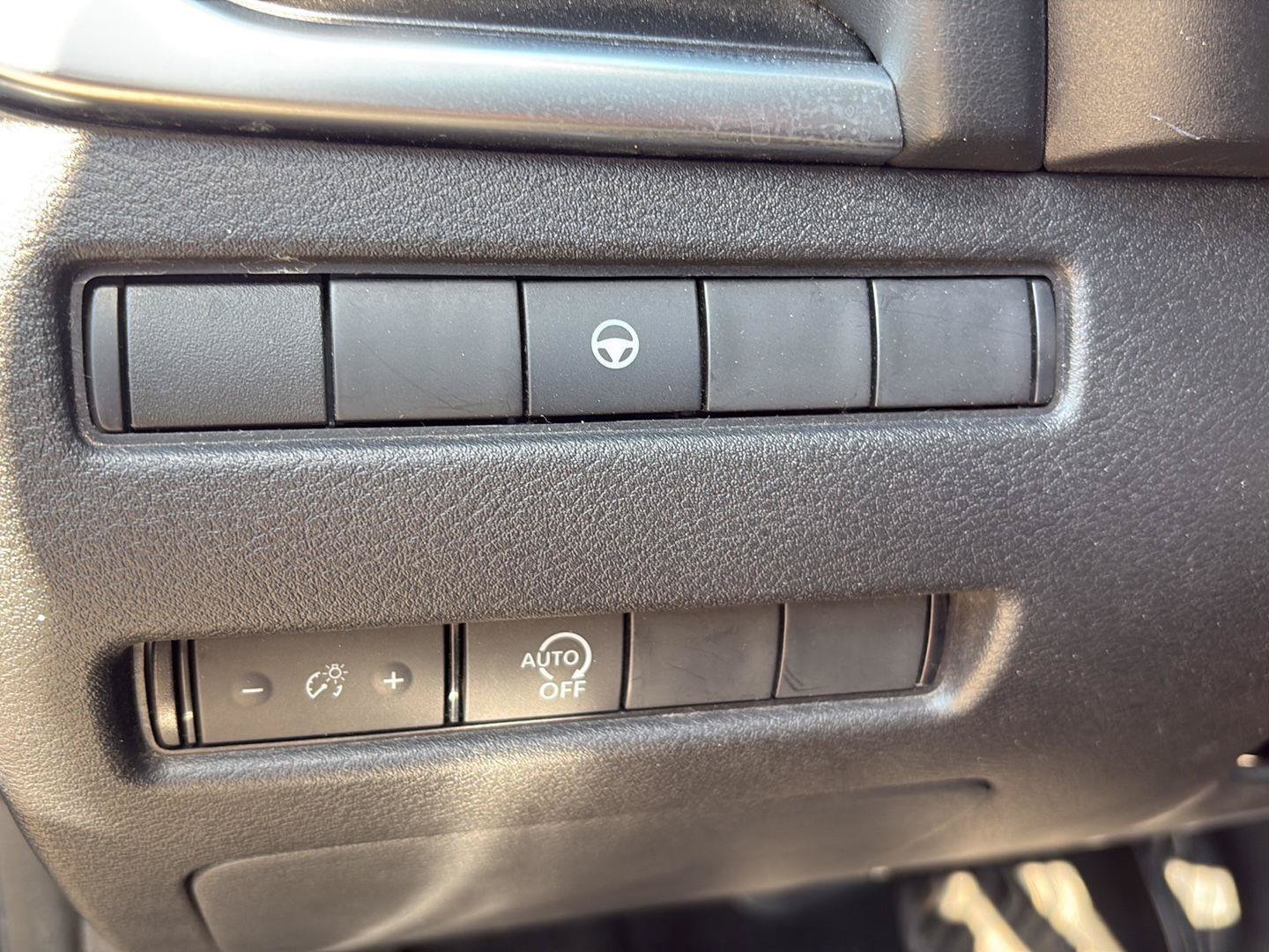 Used 2023 Nissan Rogue SV AWD/4WD image 11