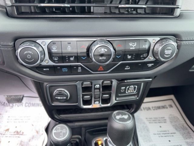 Used 2025 Jeep Wrangler Sahara 4xe image 18