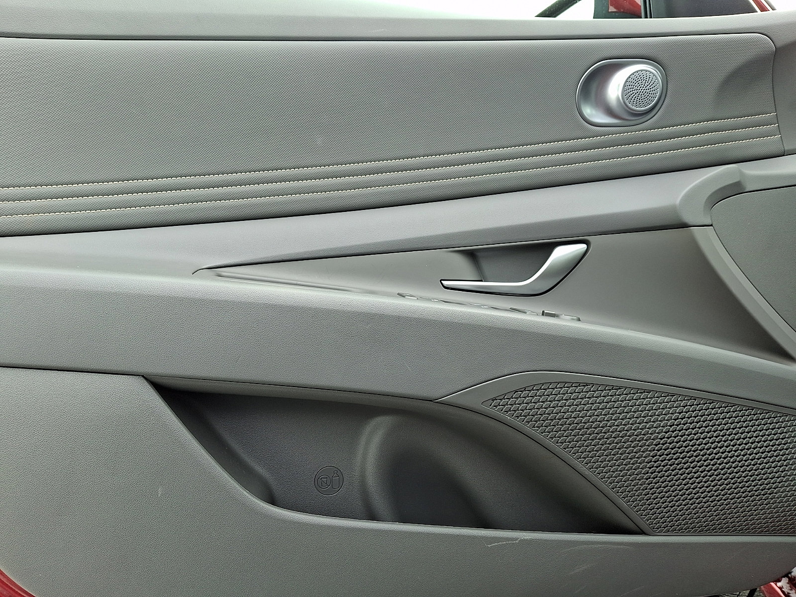 Used 2025 Hyundai Elantra SEL image 12