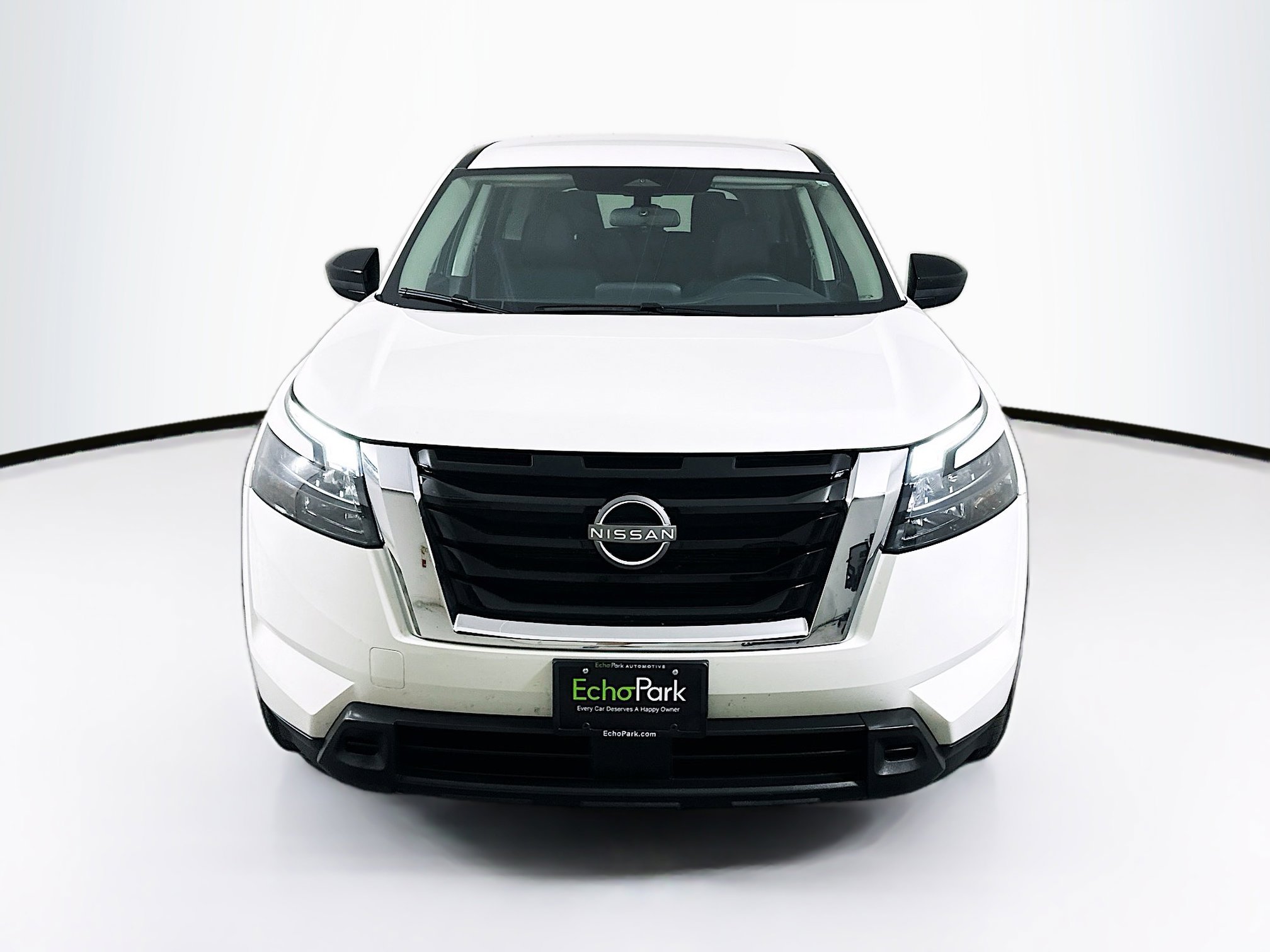 Used 2025 Nissan Pathfinder S image 2