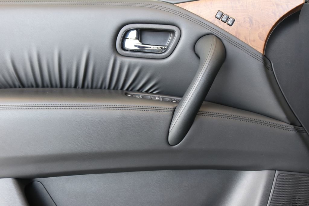 Used 2024 Nissan Armada SL image 13