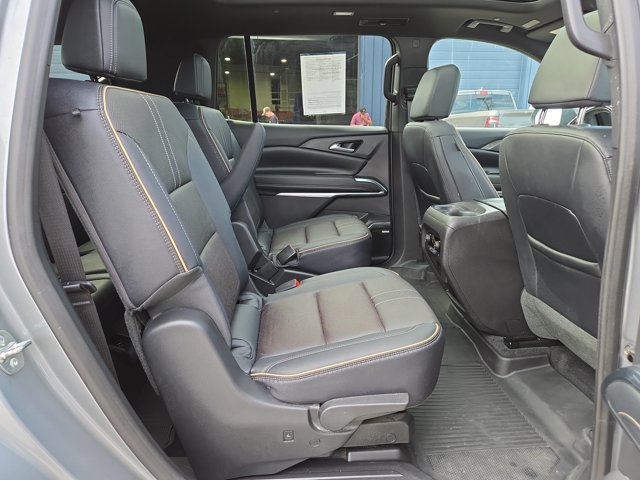 Used 2026 Chevrolet Traverse High Country w/ LPO, Floor Liner Package AWD/4WD image 38
