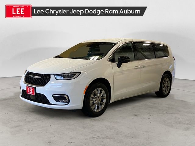New 2026 Chrysler Pacifica Select image 1