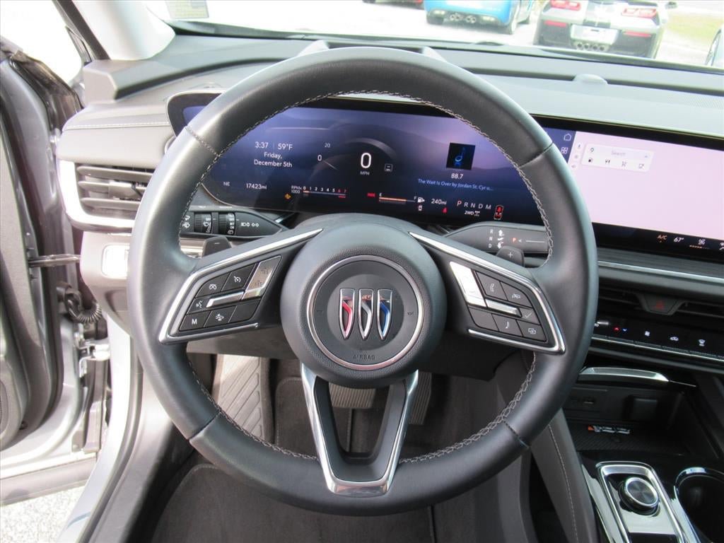 Used 2025 Buick Envision Preferred AWD/4WD image 17