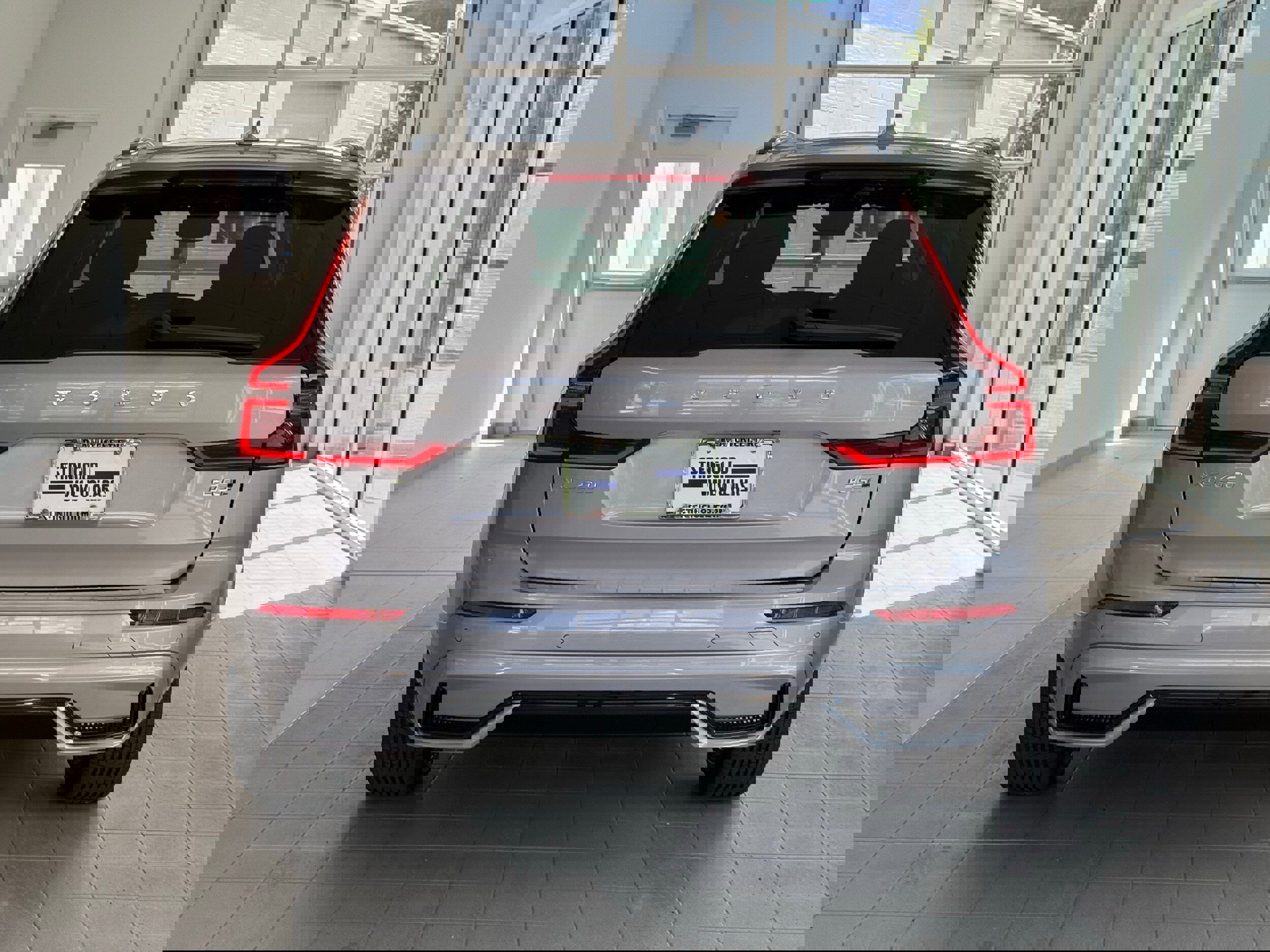 New 2026 Volvo XC60 B5 Plus w/ Protection Package Premier image 6