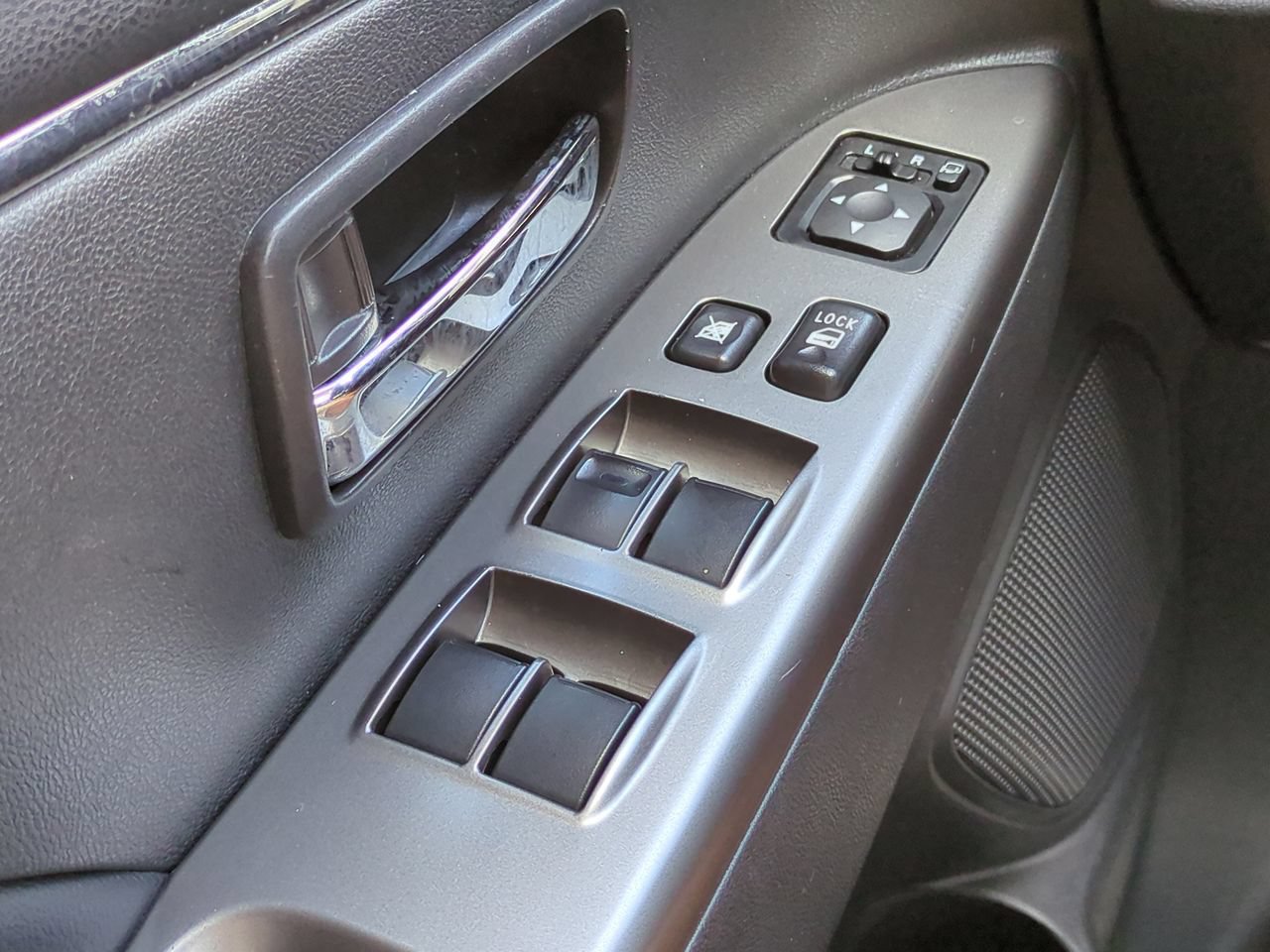 Used 2025 Mitsubishi Outlander Sport SE AWD/4WD image 23