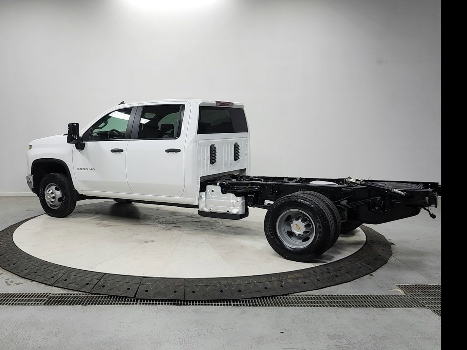 Used 2024 Chevrolet Silverado 3500 W/T w/ WT Convenience Package image 5