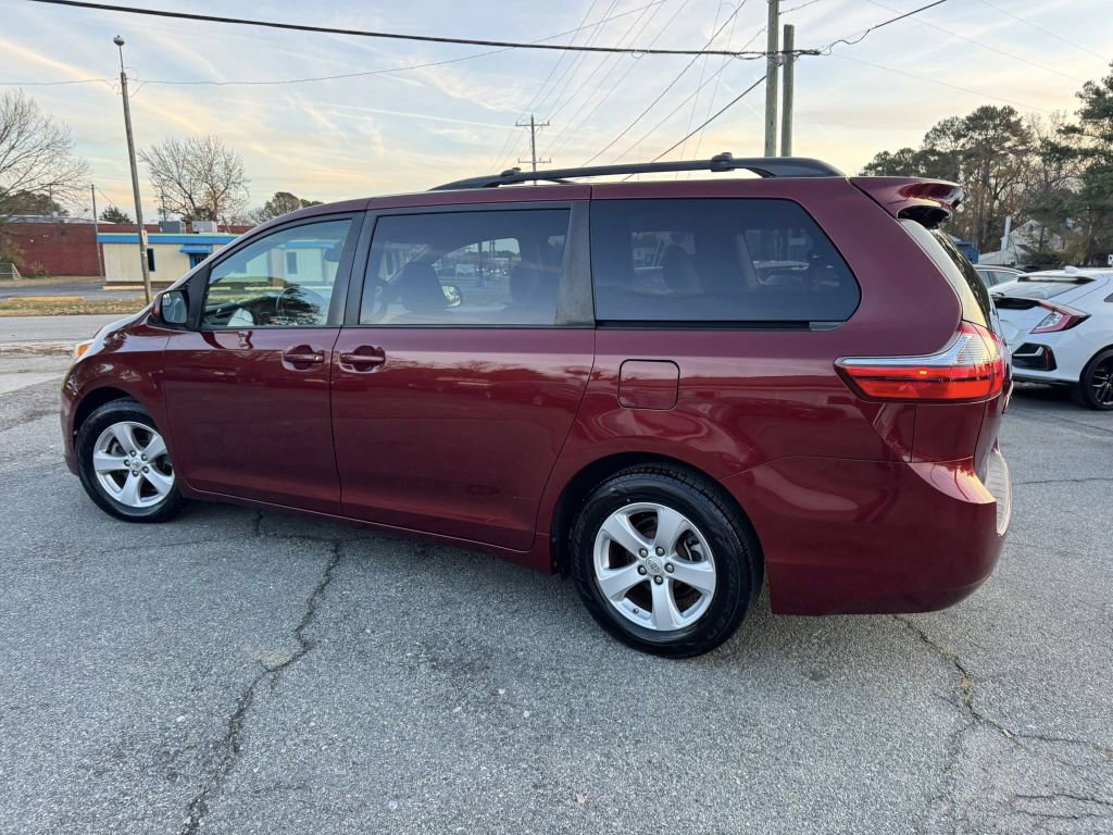 Used 2015 Toyota Sienna LE image 5